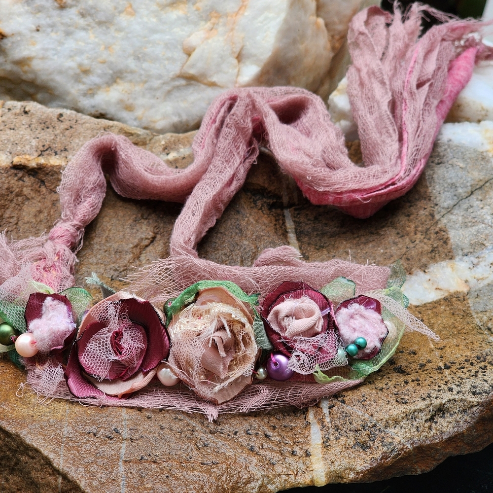 SOLD OUT✅ Victorian Jabot Boho Shabby camelia/flower/Rose Pearl Edwardian - Picture 9 of 14